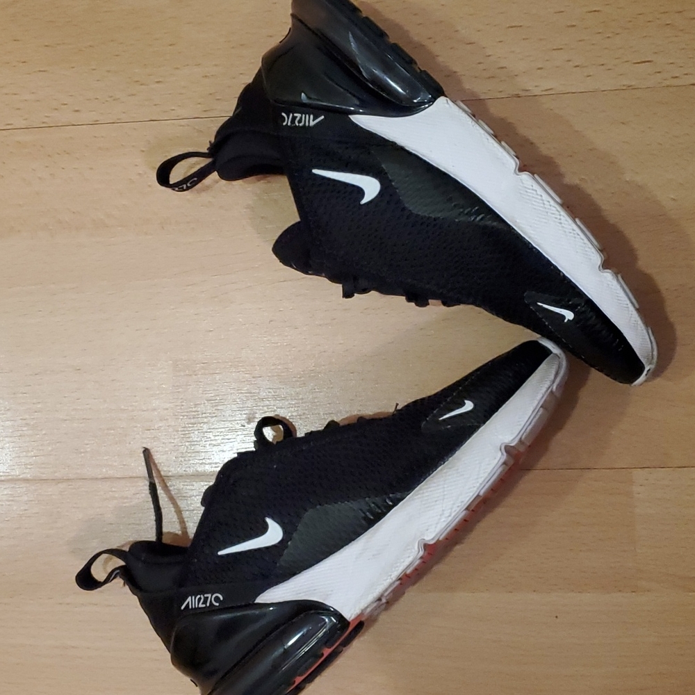 Nike 270